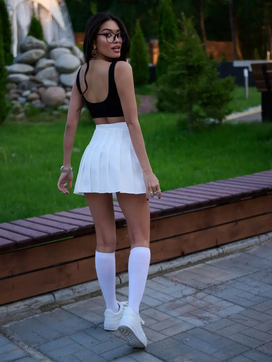 Белая юбка короткая теннисная в складку