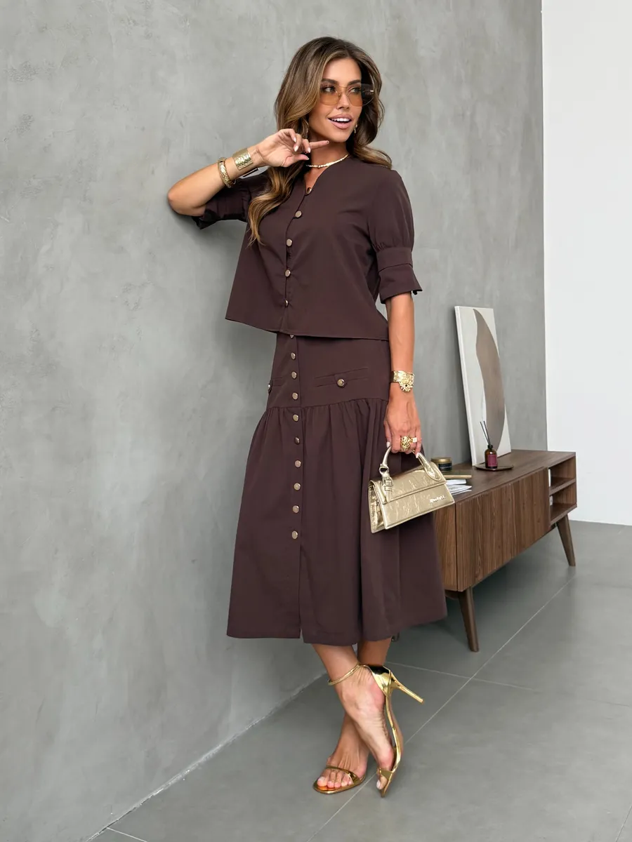 Коричневый летний праздничный костюм с юбкой