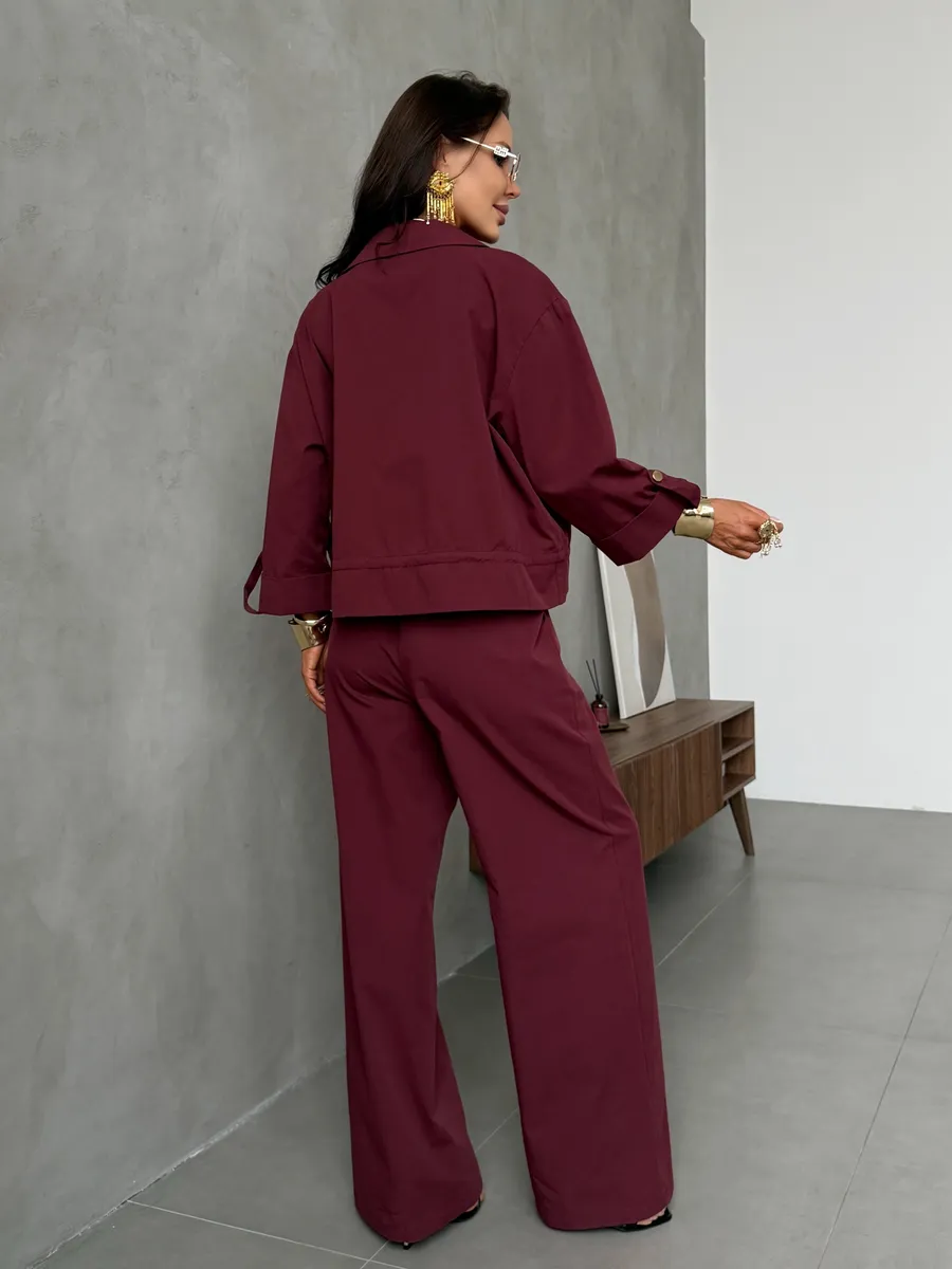 Бордовый летний брючный костюм офисный с рубашкой