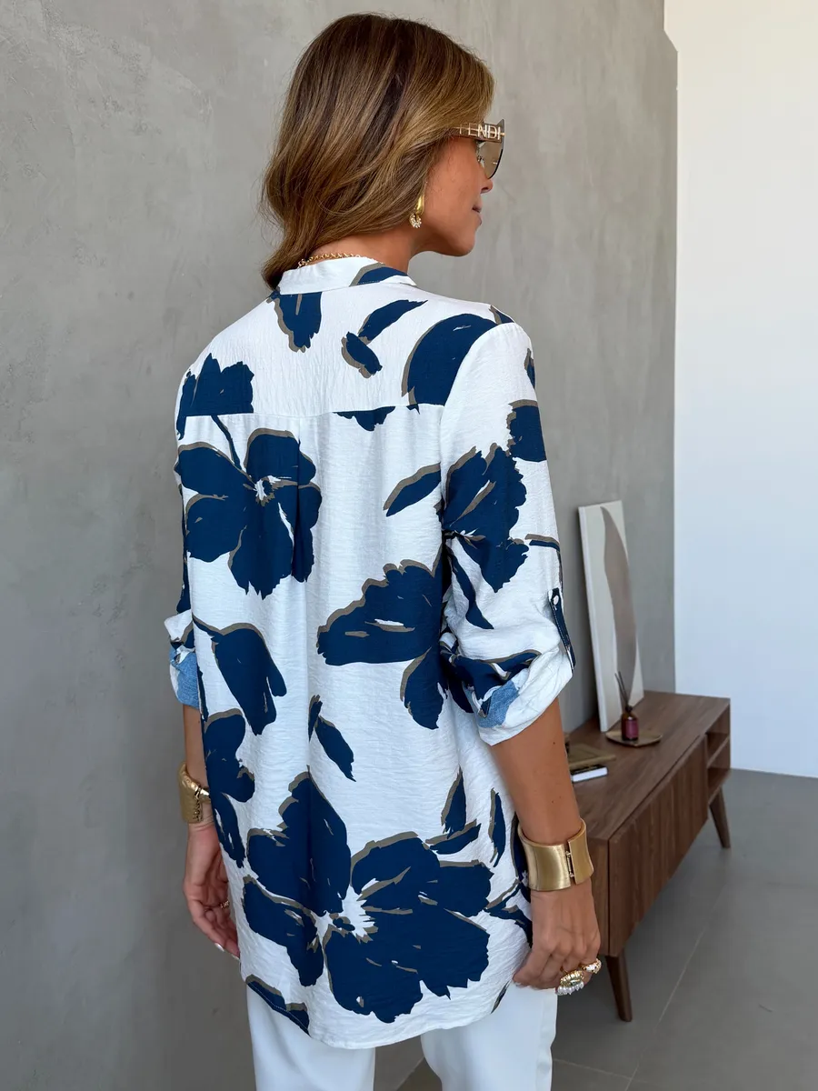 Синяя летняя нарядная блузка легкая с цветочным принтом