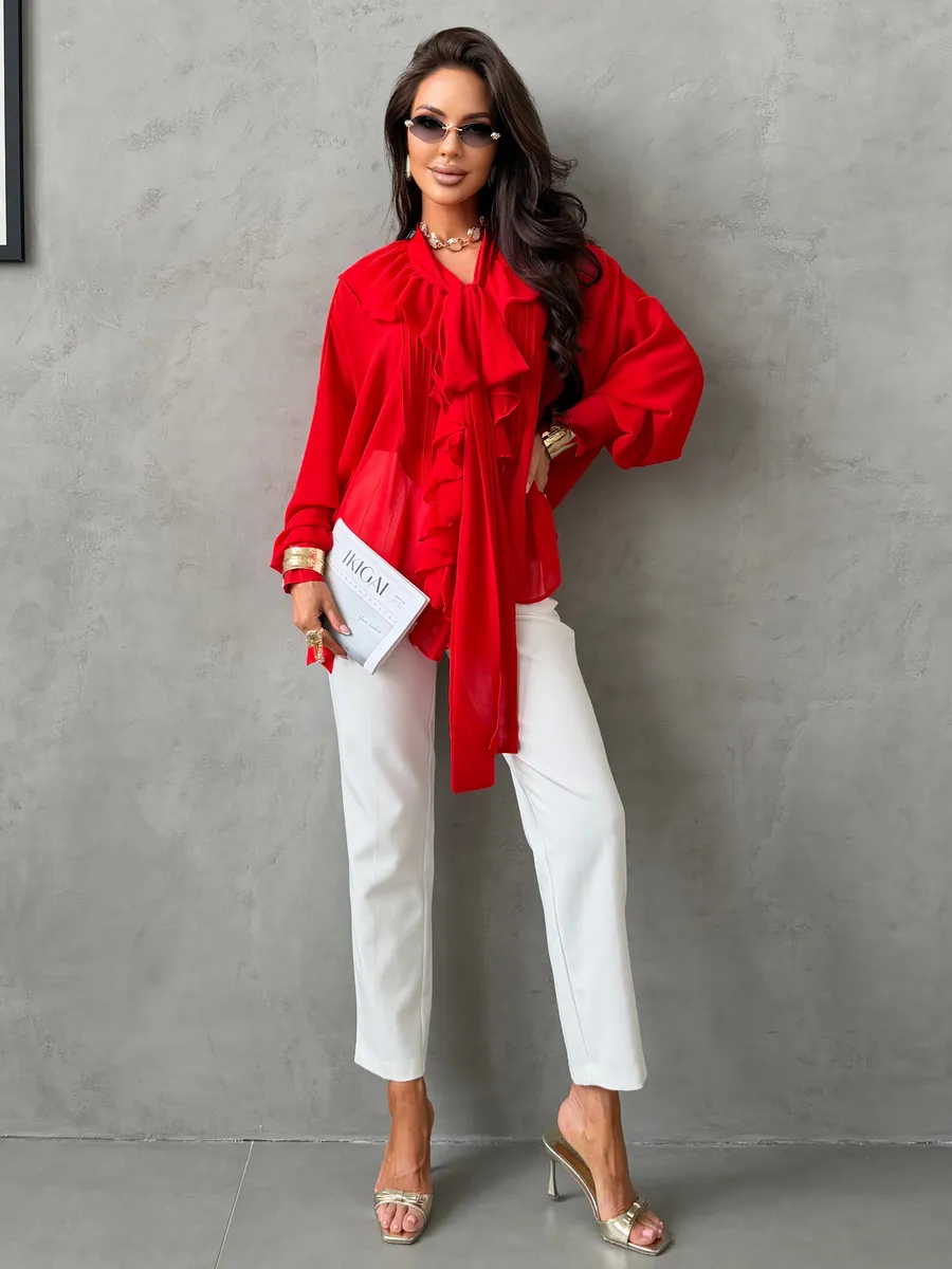 Красная нарядная офисная блузка праздничная с рюшами