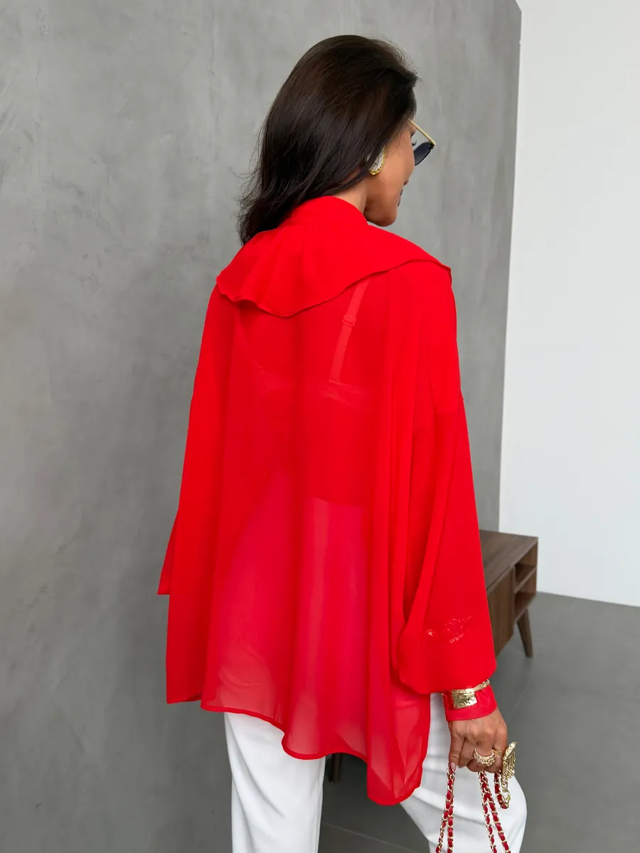 Красная нарядная офисная блузка праздничная с рюшами