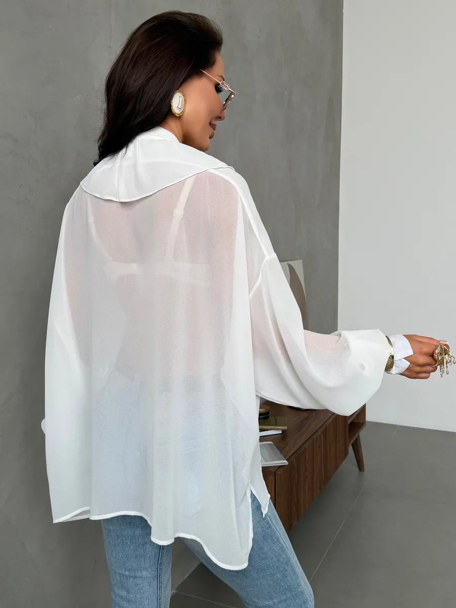 Белая нарядная офисная блузка праздничная с рюшами