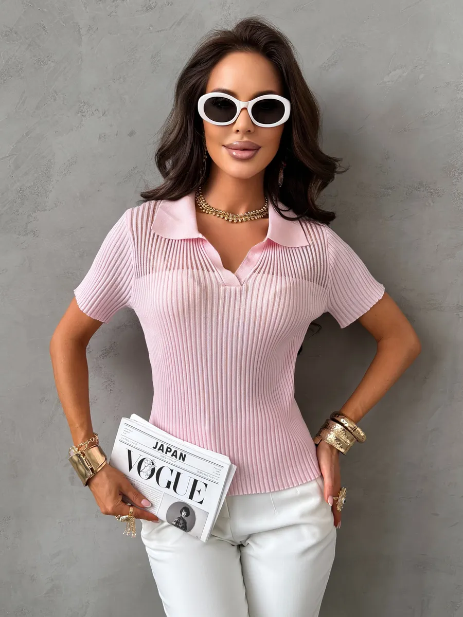 Розовая офисная кофта поло обтягивающая