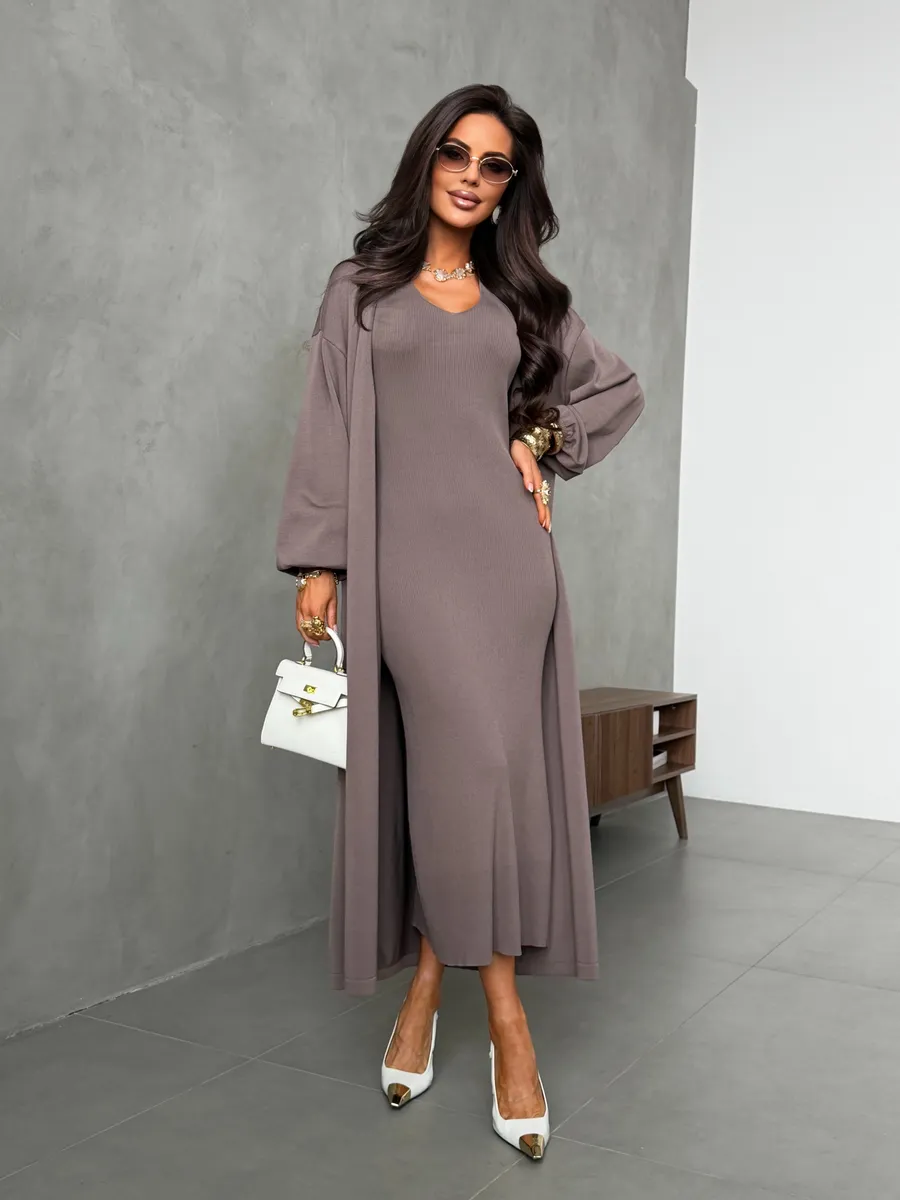 Коричневый костюм трикотажный праздничный двойка