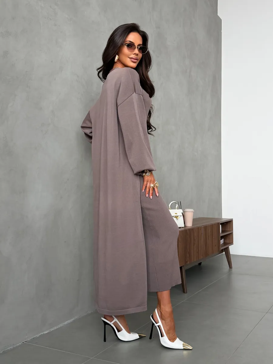 Коричневый костюм трикотажный праздничный двойка