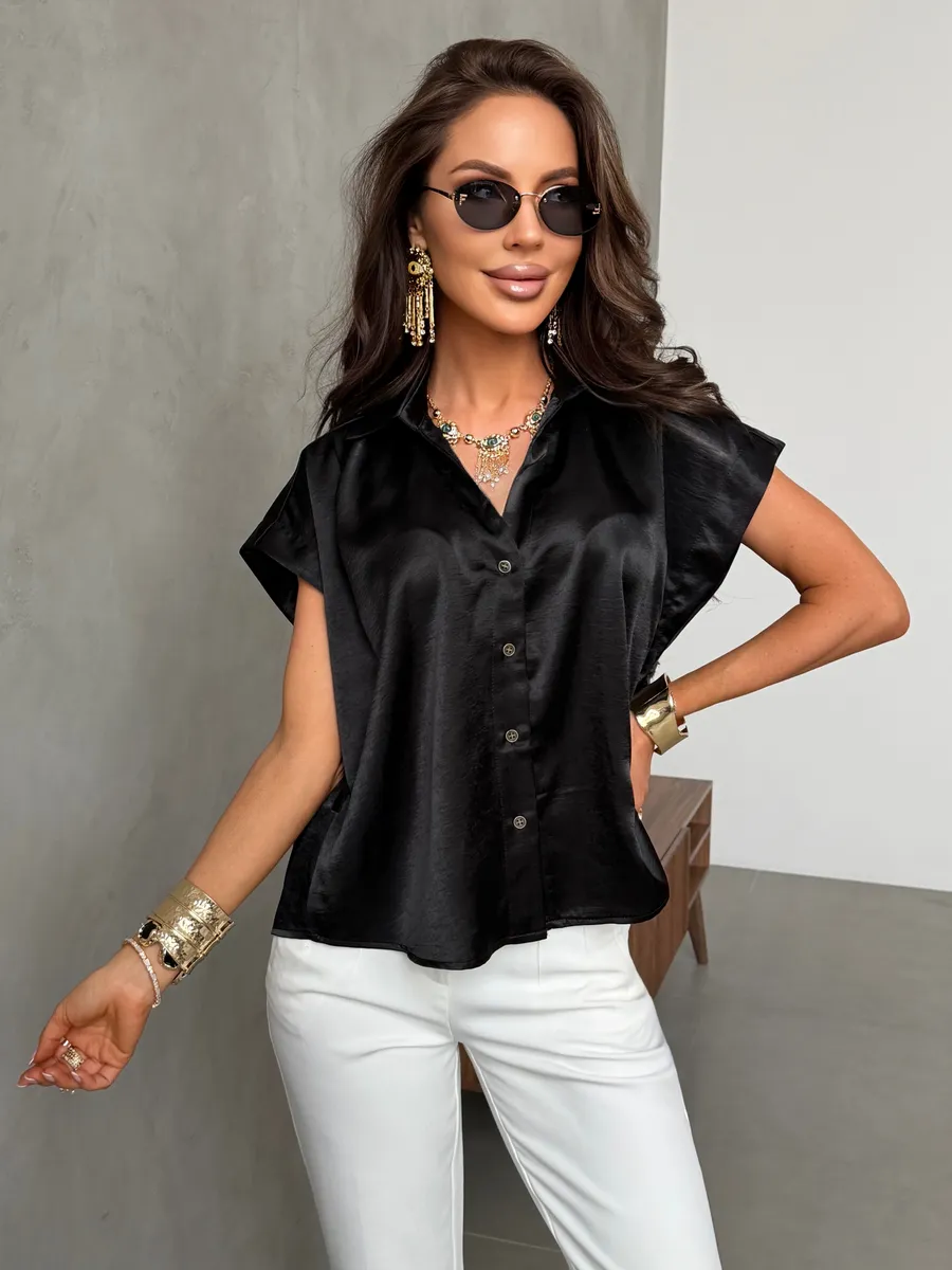 Черная легкая летняя блузка атласная