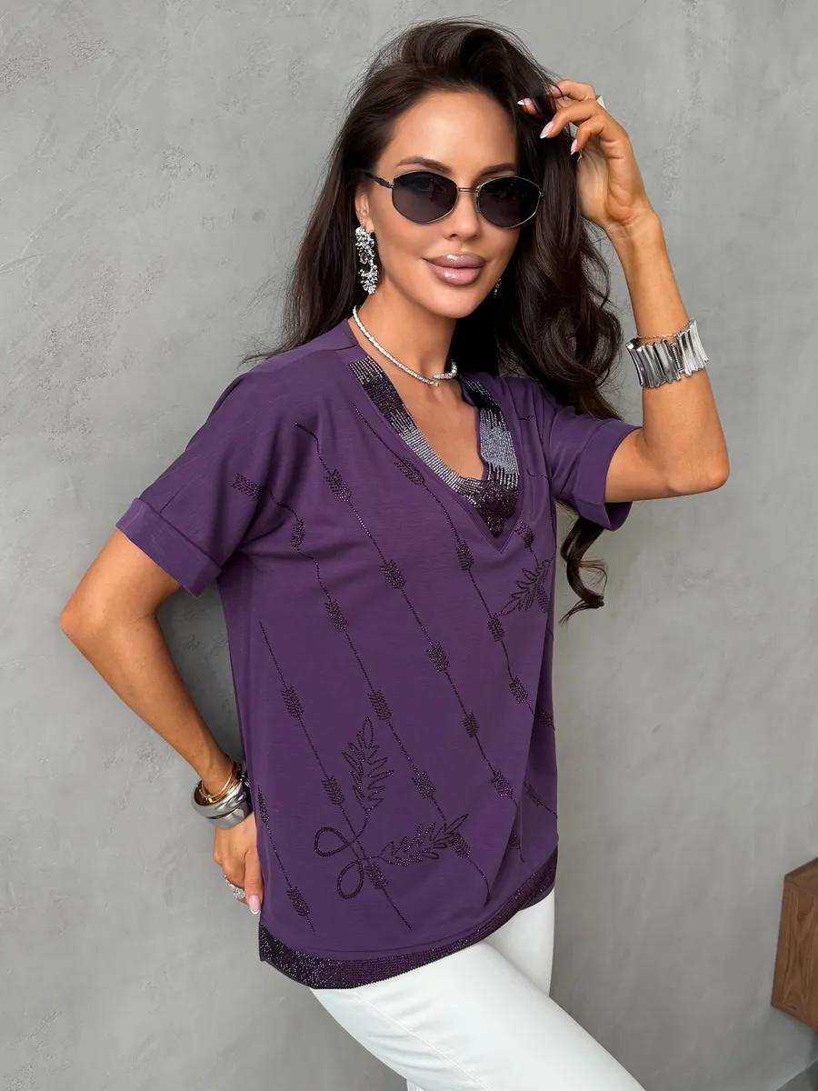 Фиолетовая нарядная кофта больших размеров со стразами