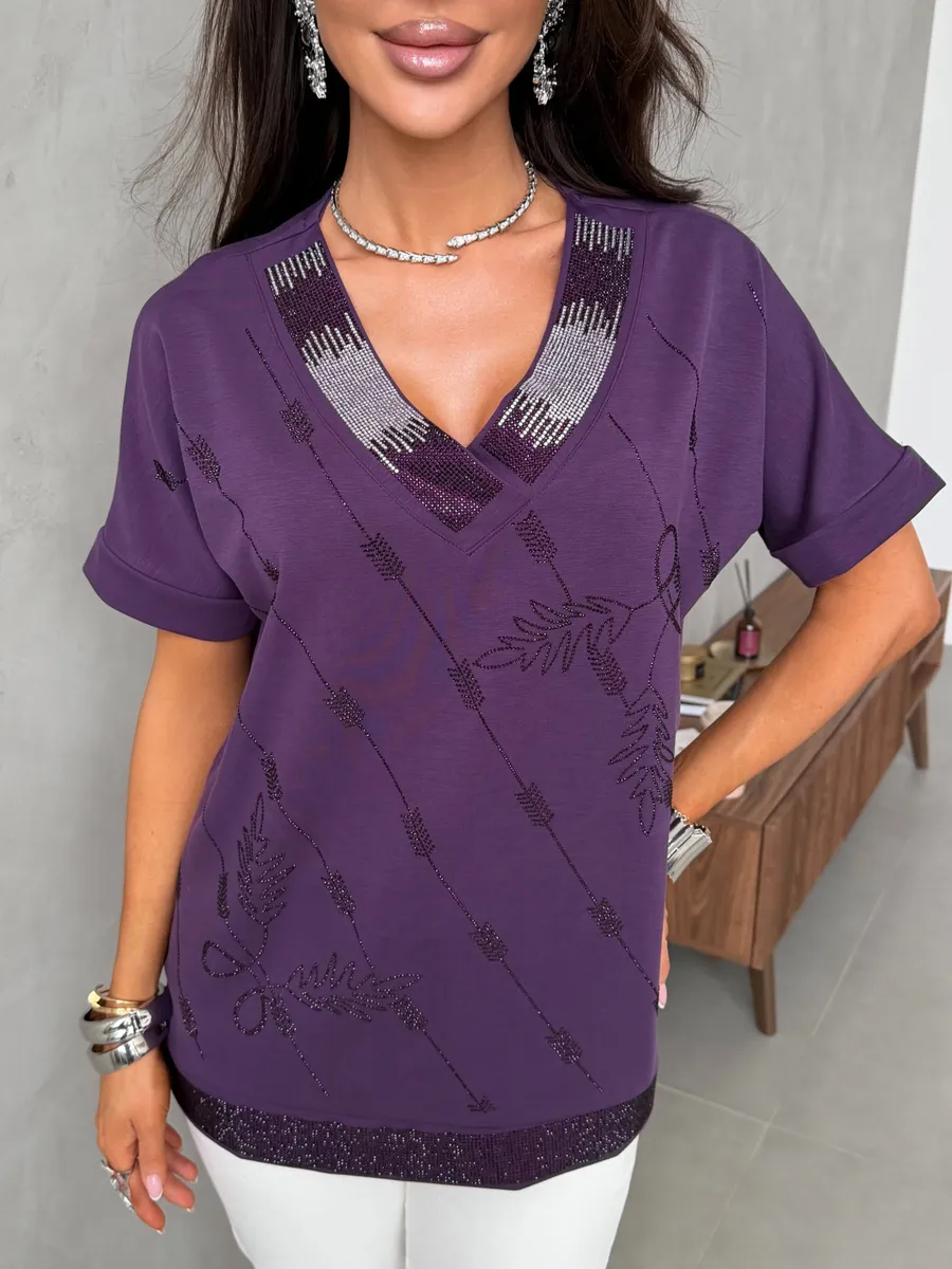 Фиолетовая нарядная кофта больших размеров со стразами