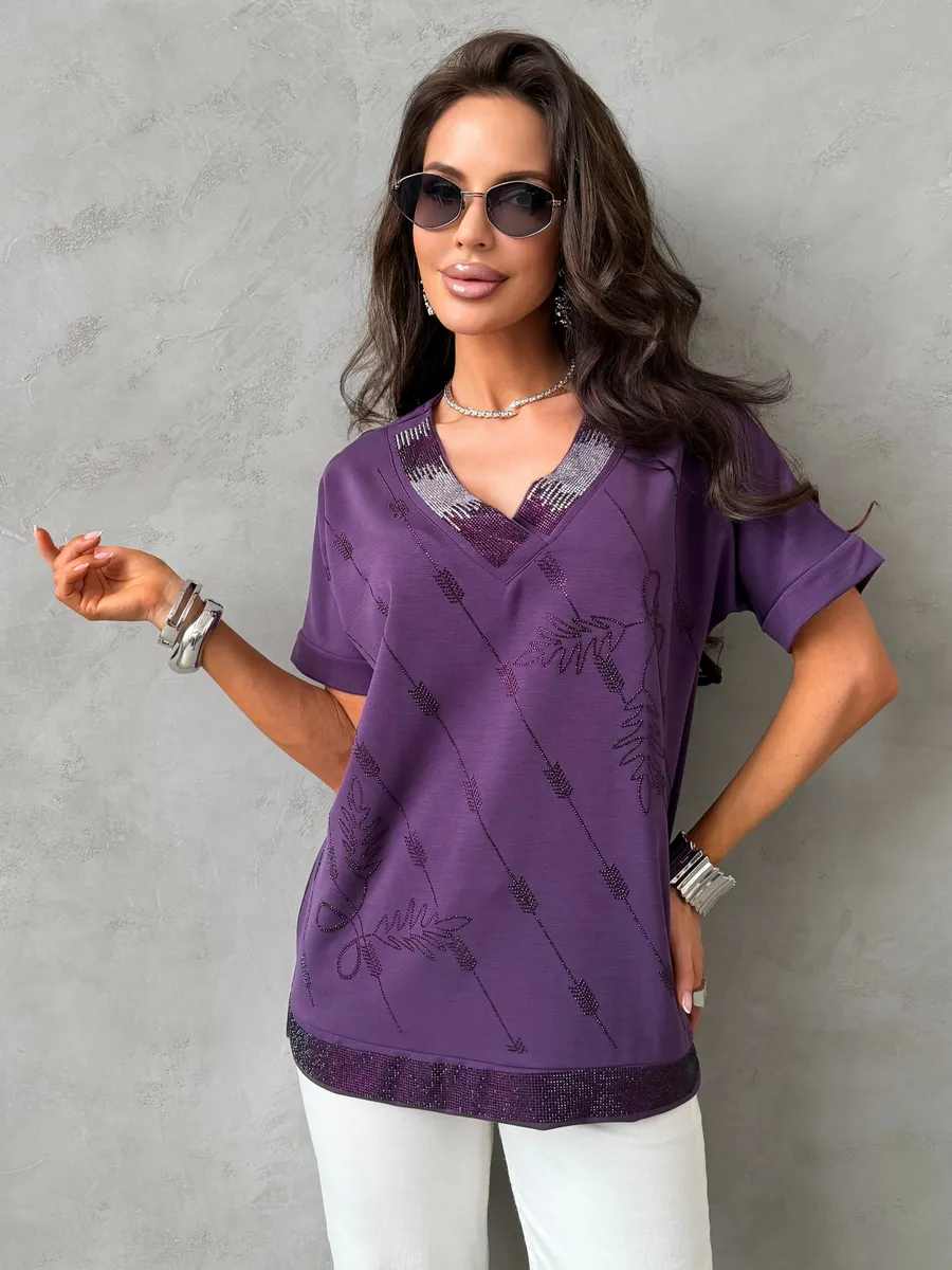 Фиолетовая нарядная кофта больших размеров со стразами
