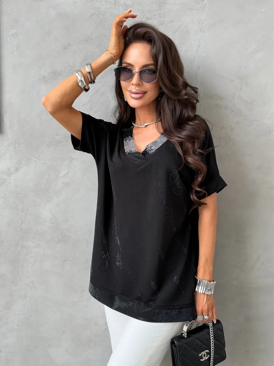 Черная нарядная кофта больших размеров со стразами