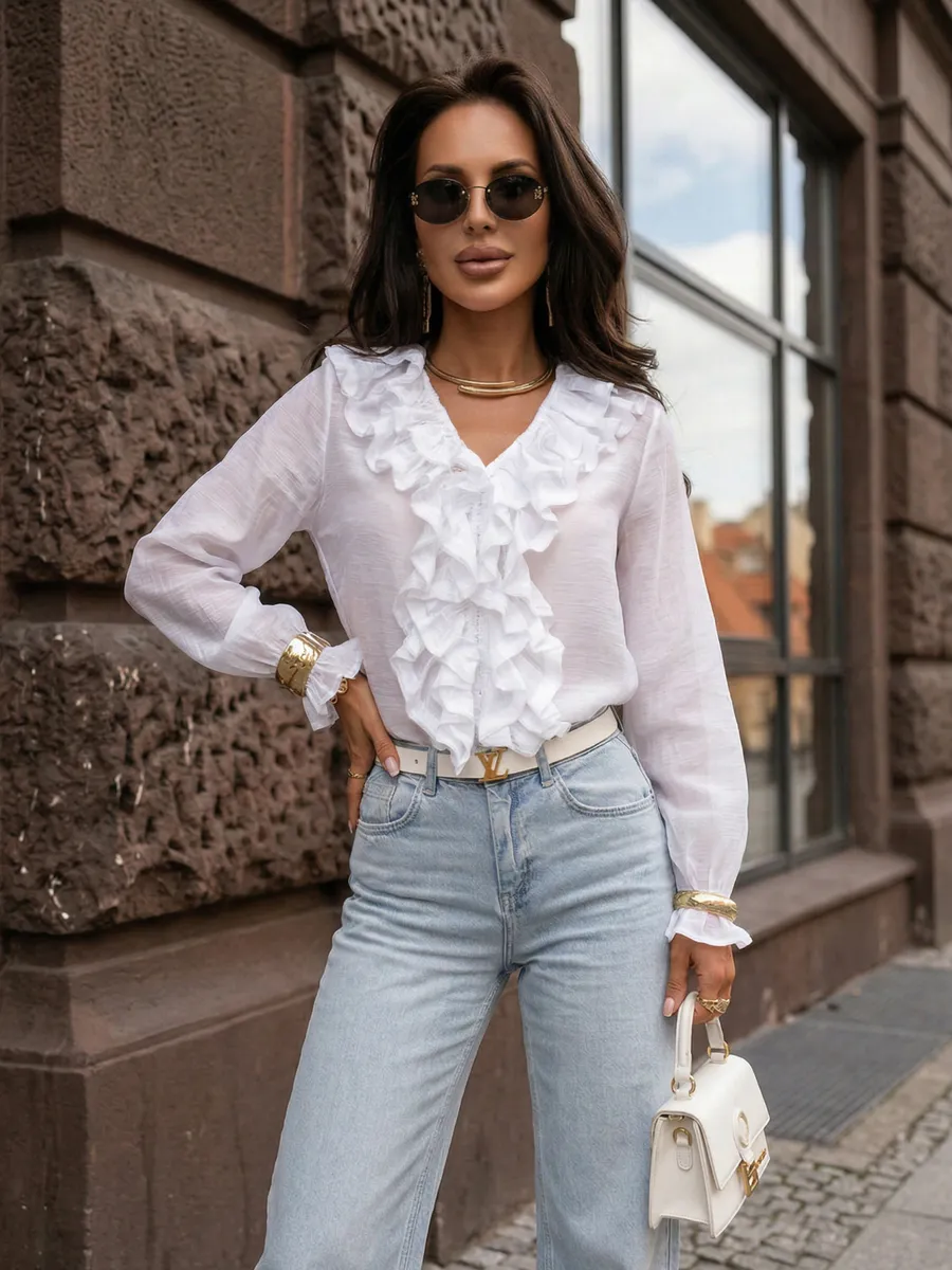 Белая летняя нарядная блузка офисная с рюшами и воланами