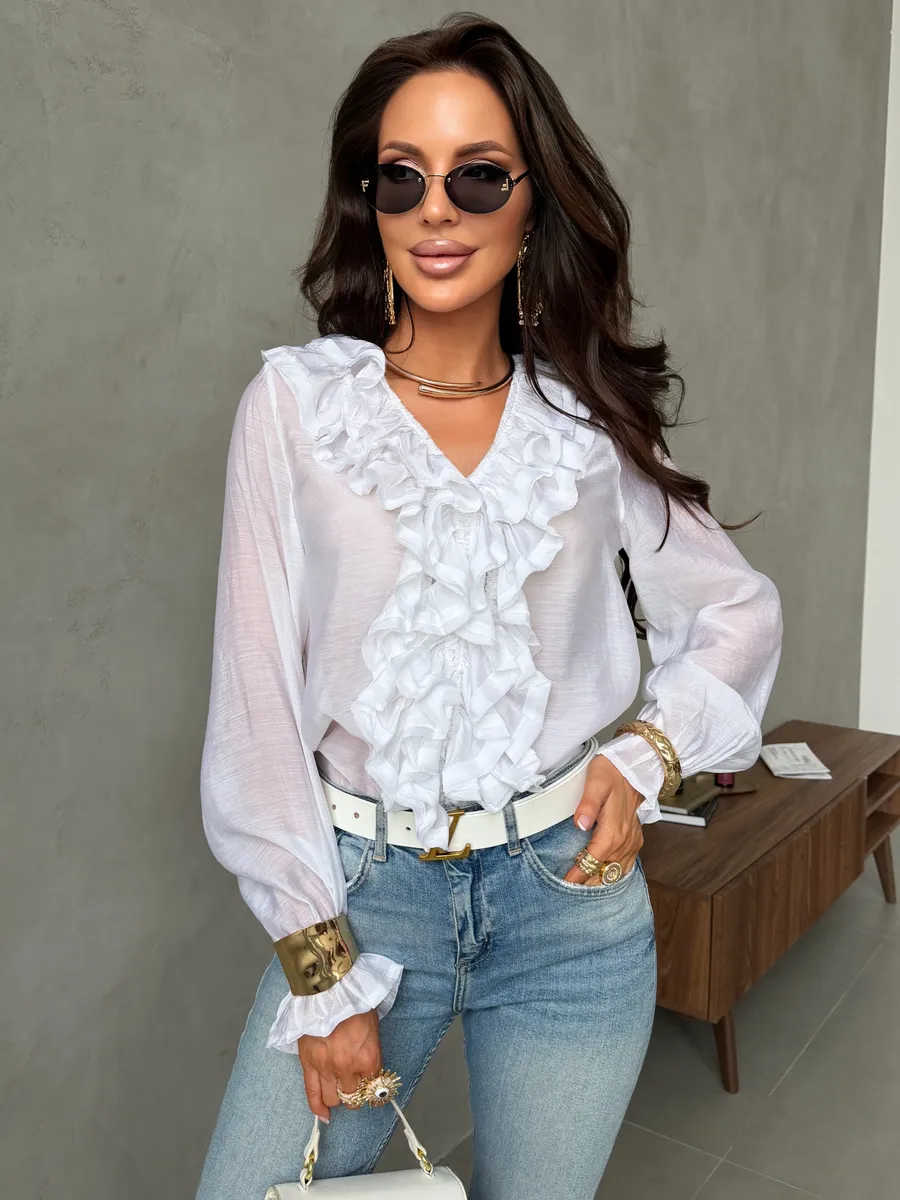 Белая летняя нарядная блузка офисная с рюшами и воланами