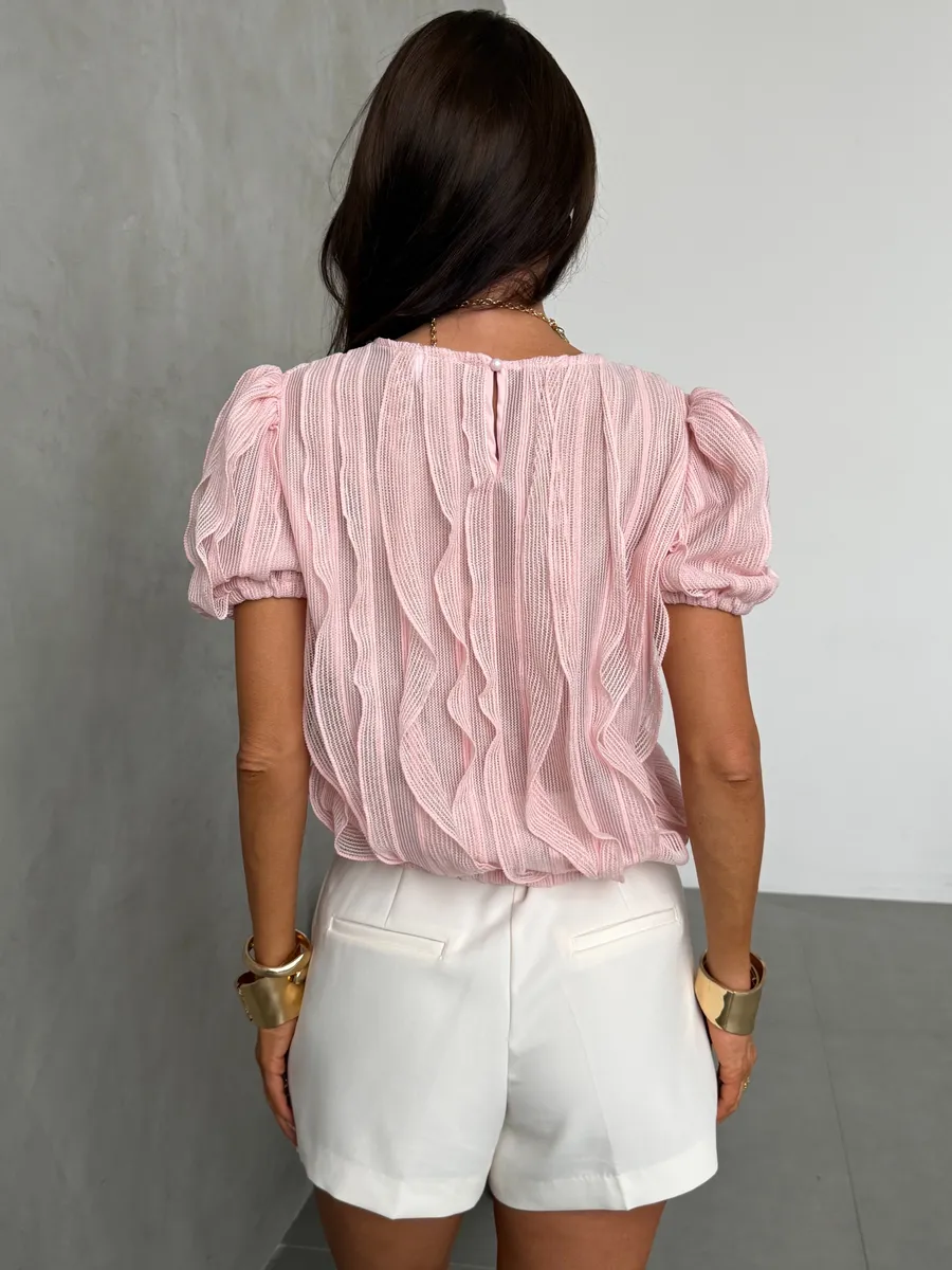 Летняя нарядная блузка с рюшами