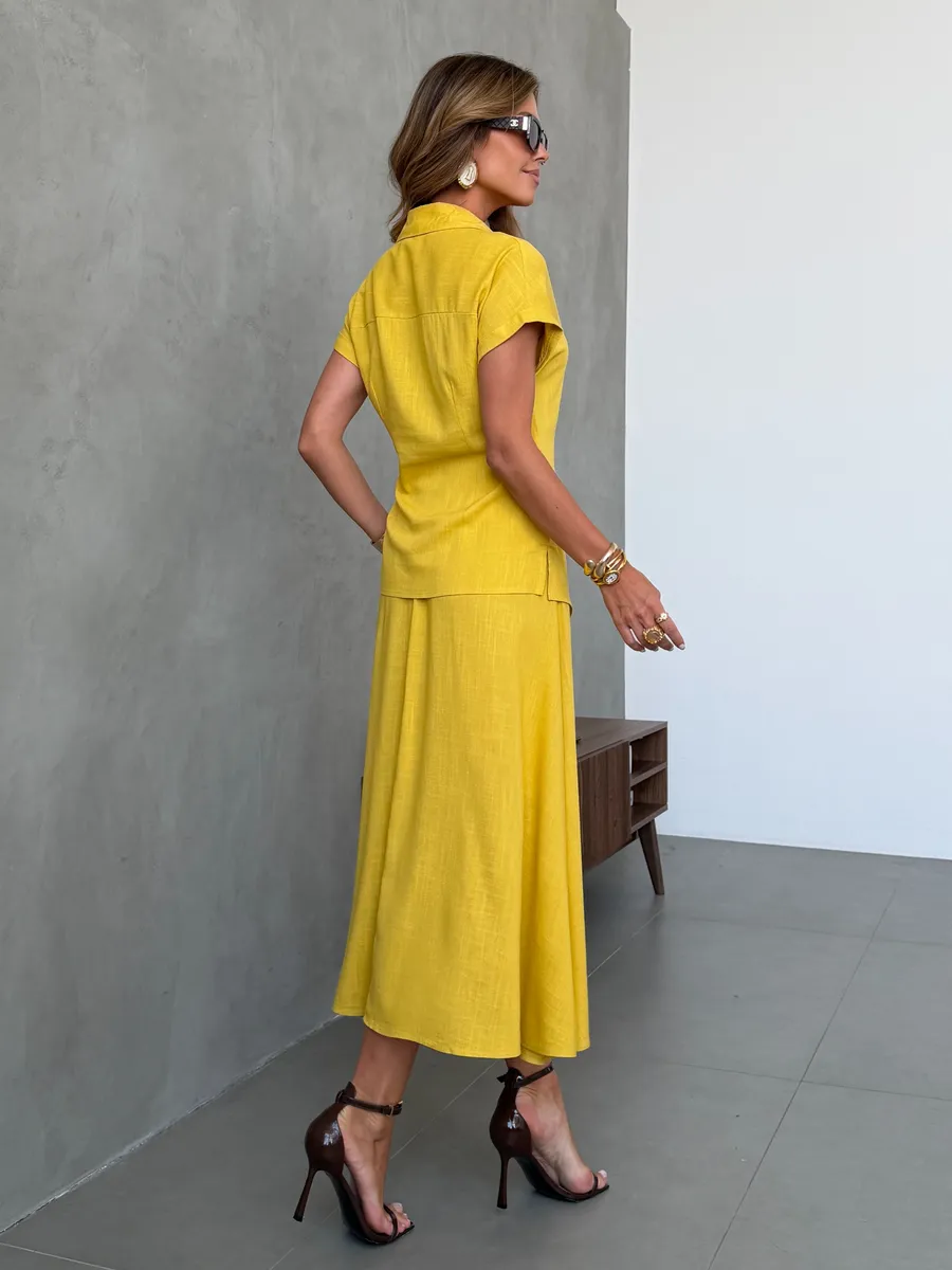 Желтый летний праздничный костюм с юбкой льняной