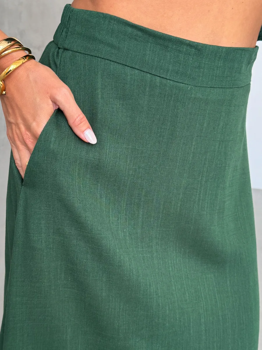 Зеленый летний праздничный костюм с юбкой льняной