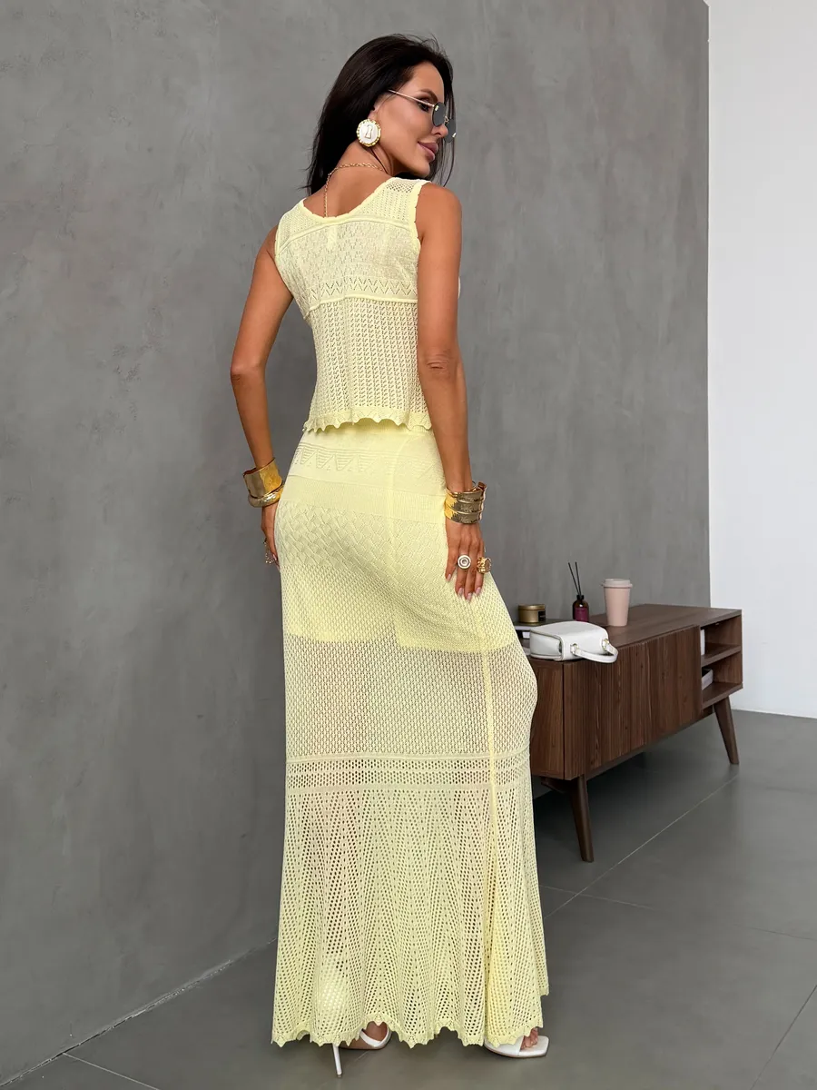 Желтый костюм с юбкой вязаный летний