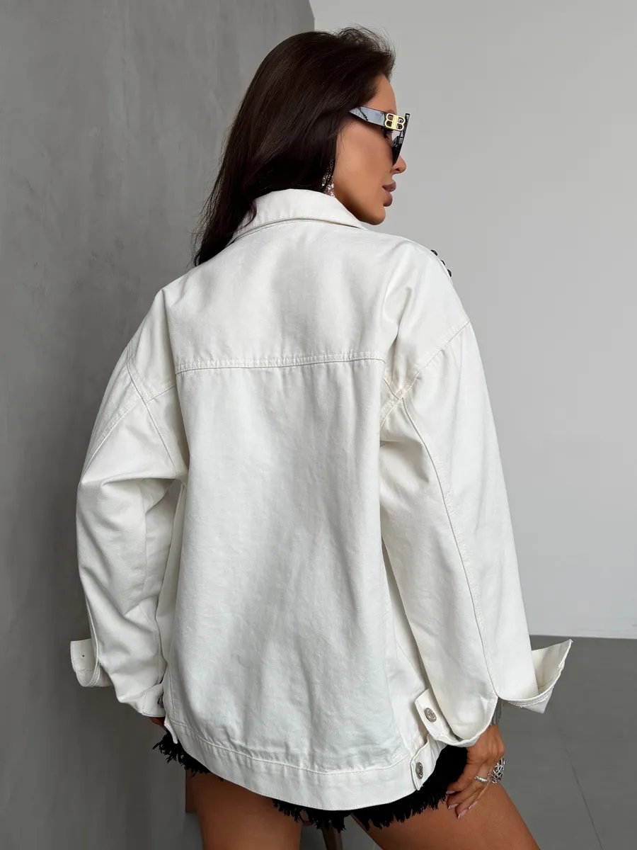 Белая джинсовая куртка рубашка весенняя