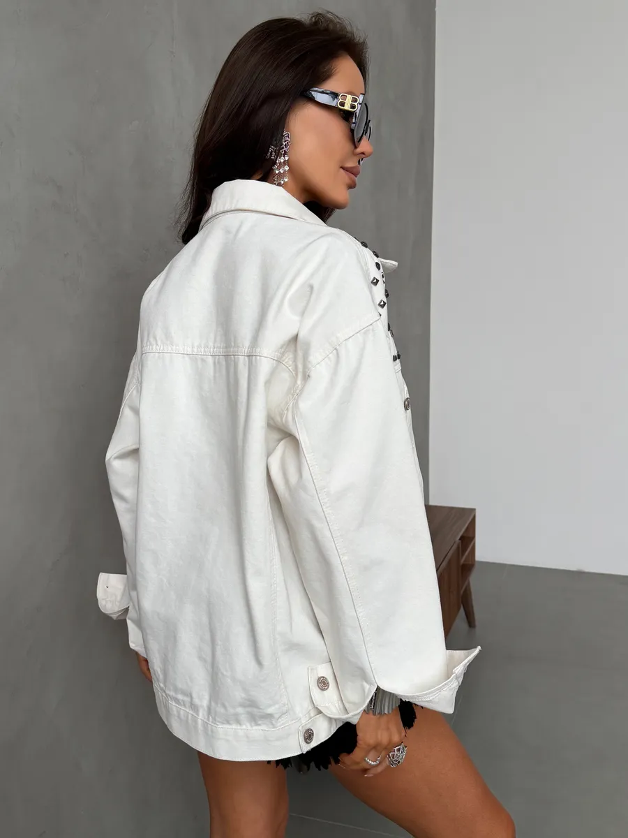 Белая джинсовая куртка рубашка весенняя