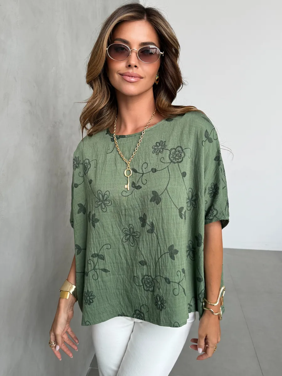 Зеленая летняя нарядная блузка больших размеров с цветочным принтом