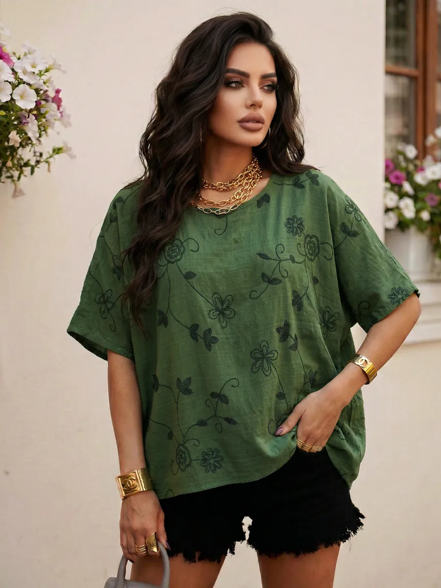 Зеленая летняя нарядная блузка больших размеров с цветочным принтом