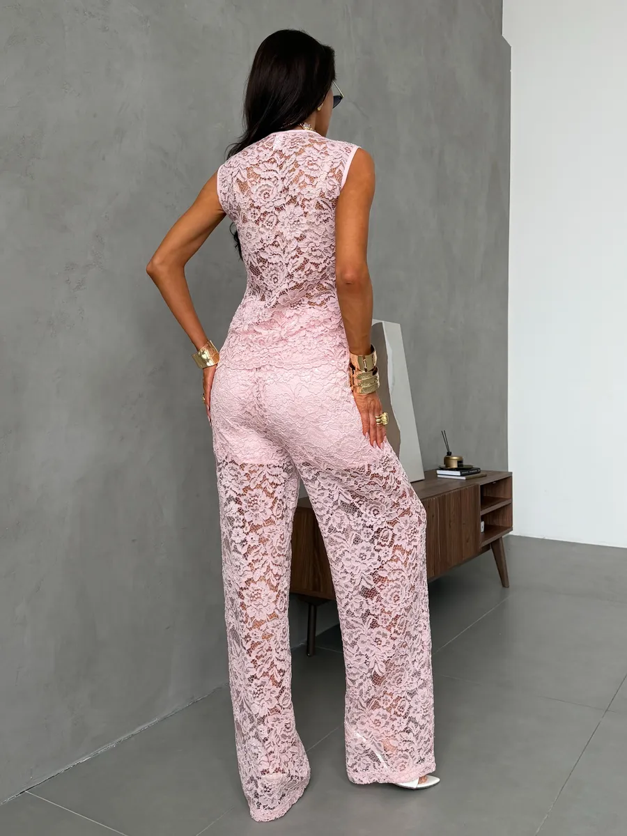 Розовый летний костюм кружевной с жилеткой и брюками палаццо
