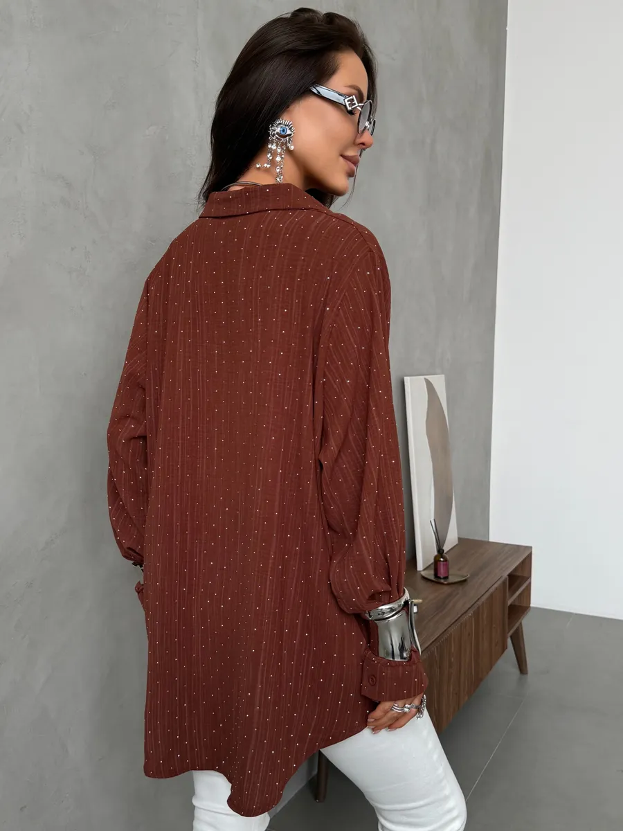Коричневая нарядная рубашка оверсайз со стразами
