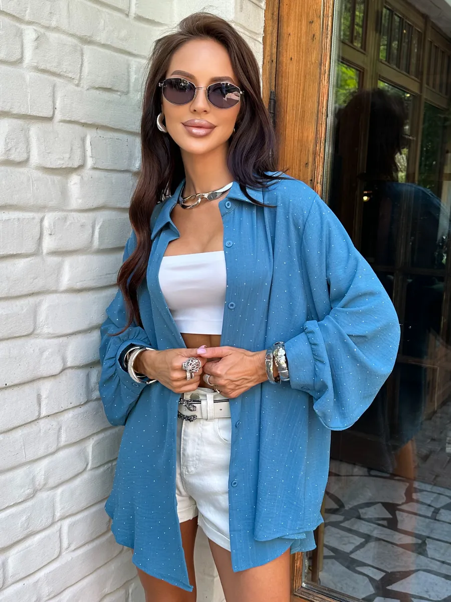 Синяя нарядная рубашка оверсайз со стразами