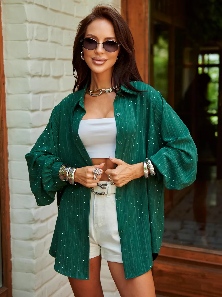 Зеленая нарядная рубашка оверсайз со стразами