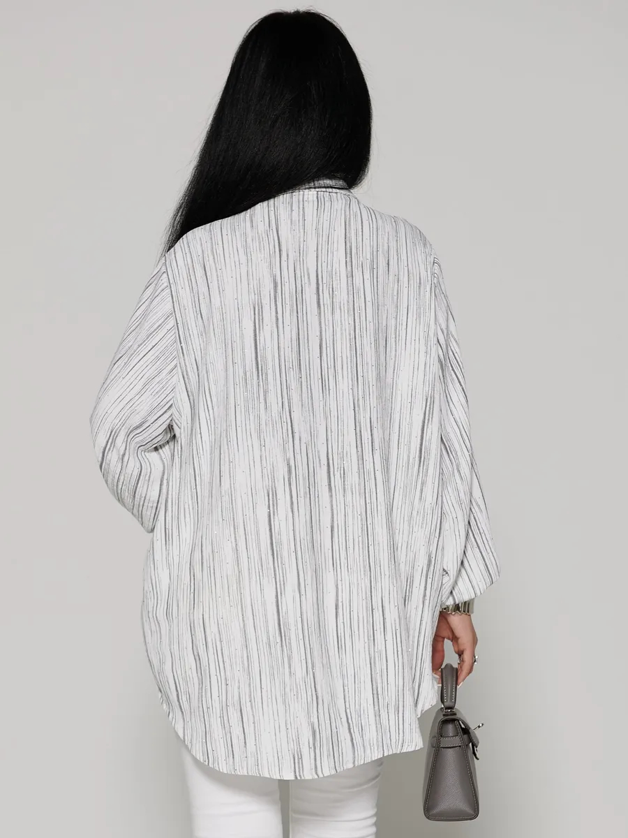 Белая нарядная рубашка оверсайз со стразами