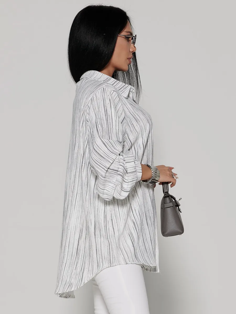 Белая нарядная рубашка оверсайз со стразами