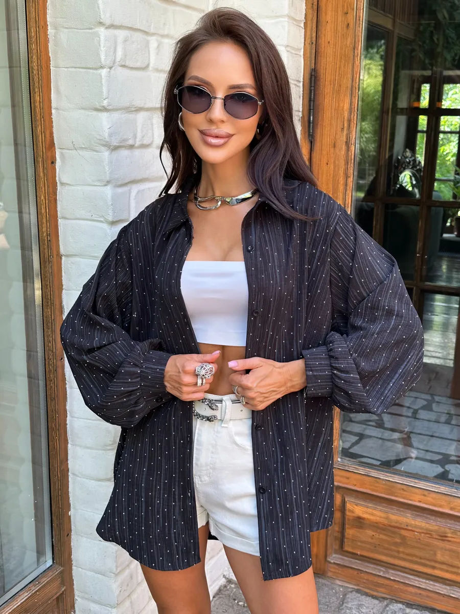 Черная нарядная рубашка оверсайз со стразами