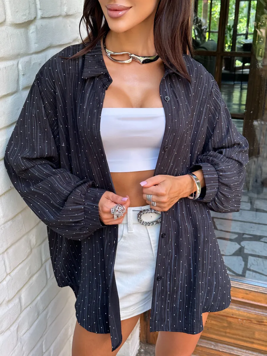 Черная нарядная рубашка оверсайз со стразами