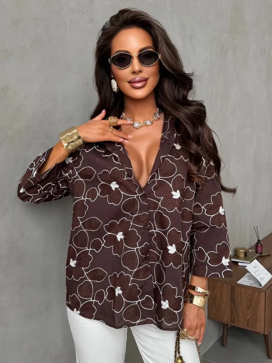 Коричневая рубашка блузка праздничная нарядная с цветочным принтом