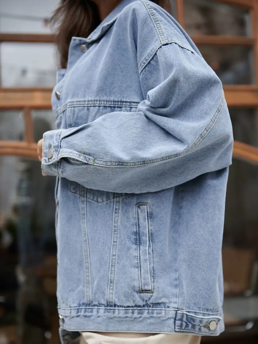 Синяя куртка джинсовая женская оверсайз летняя бомбер джинсовка