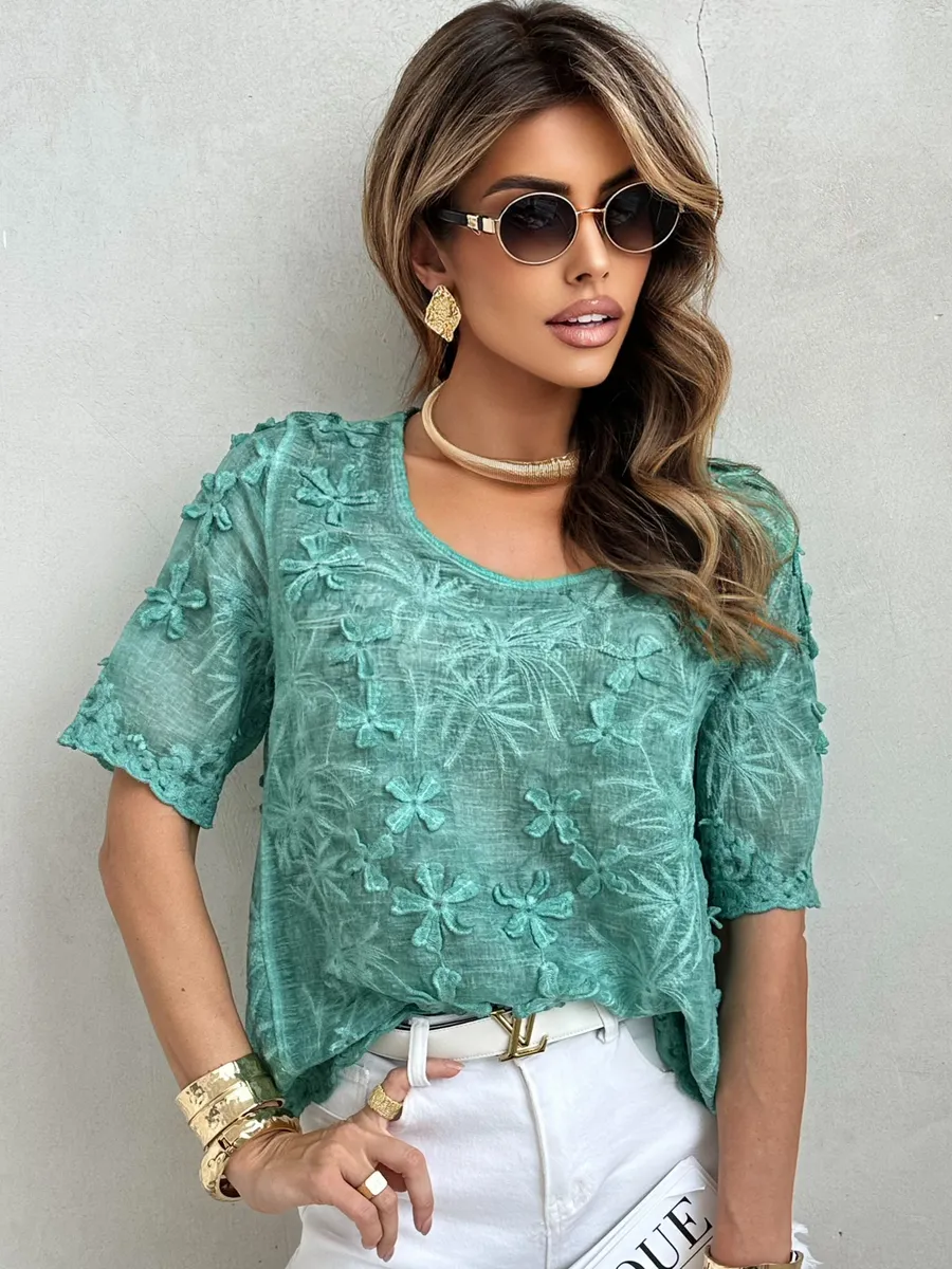 Летняя нарядная блузка с коротким рукавом