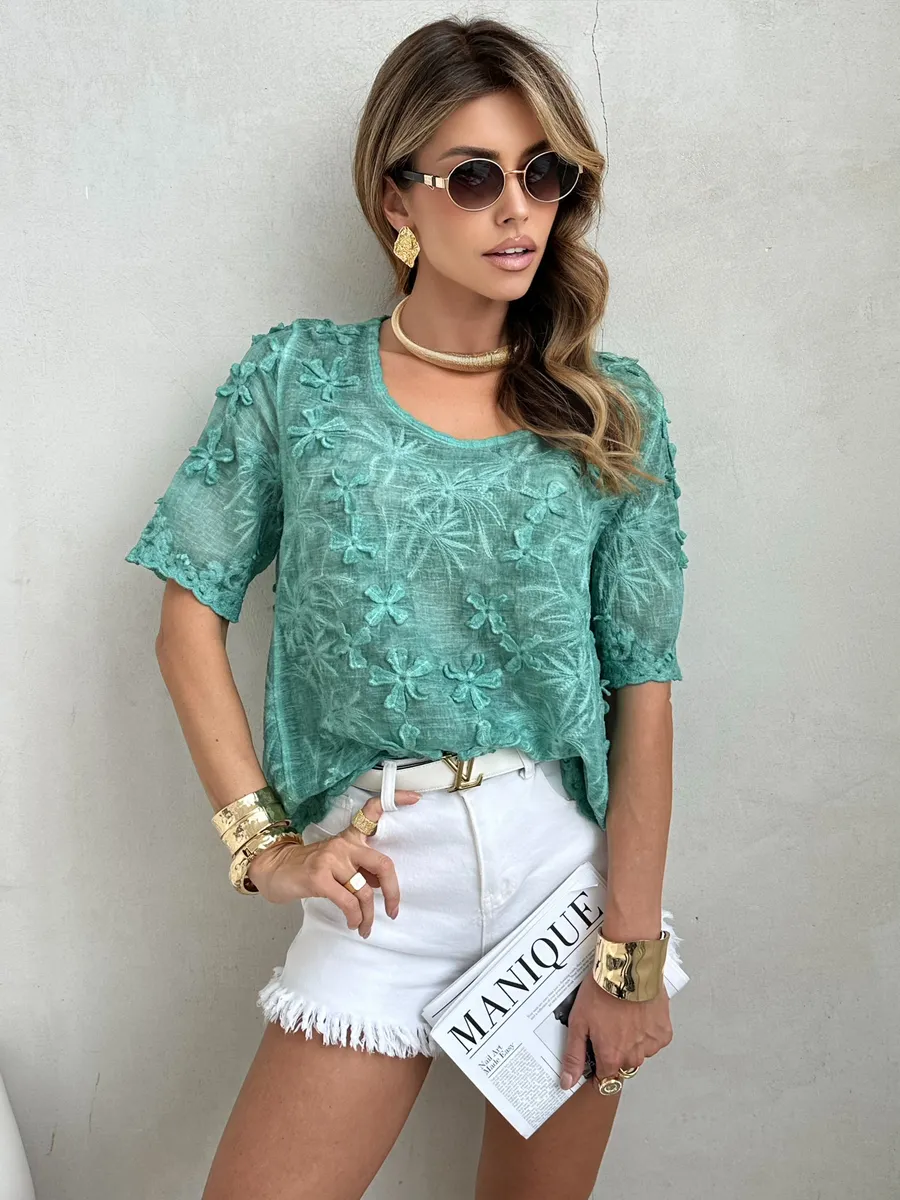 Зеленая летняя нарядная блузка с коротким рукавом