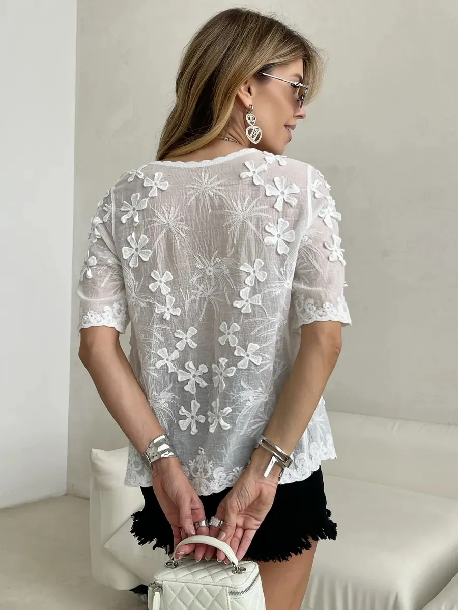 Белая летняя нарядная блузка с коротким рукавом