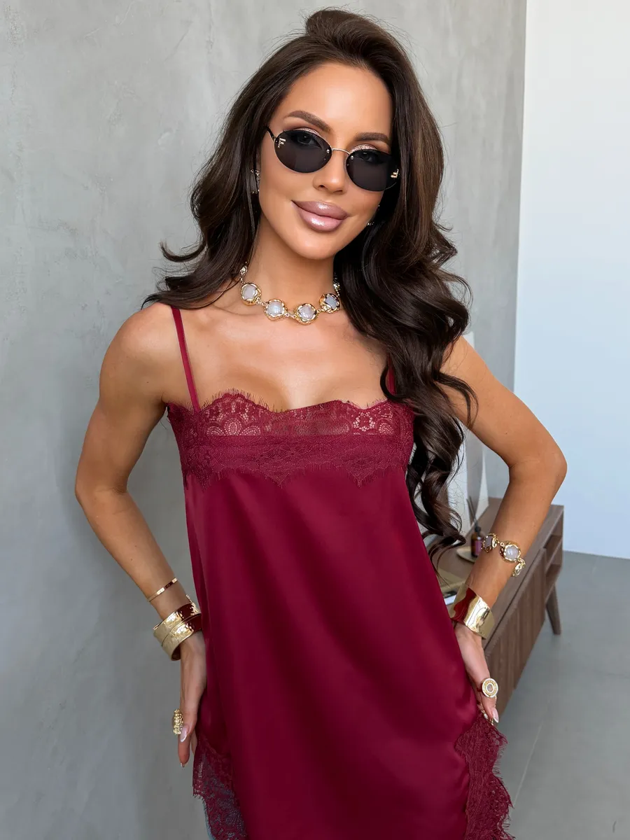 Бордовый атласный вечерний топ удлиненный с кружевом