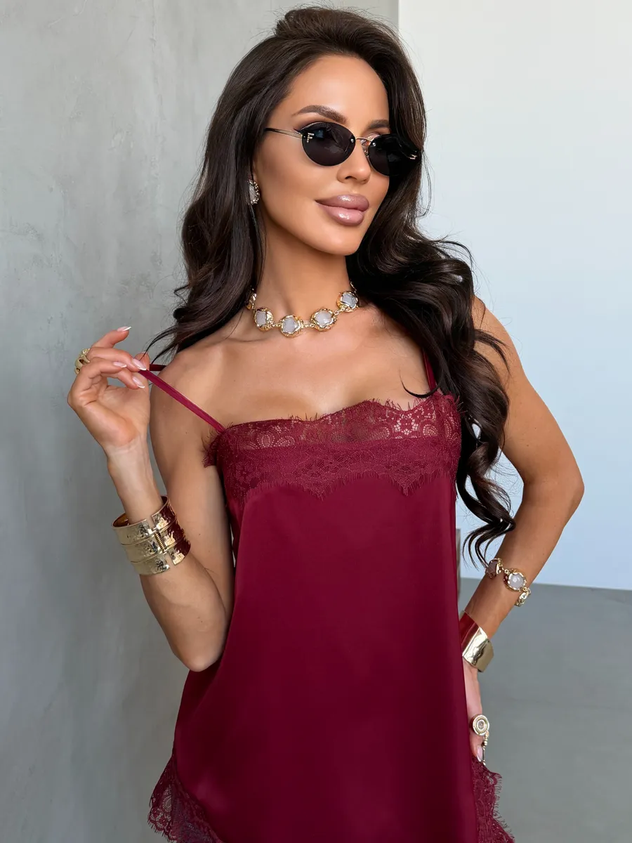 Бордовый атласный вечерний топ удлиненный с кружевом