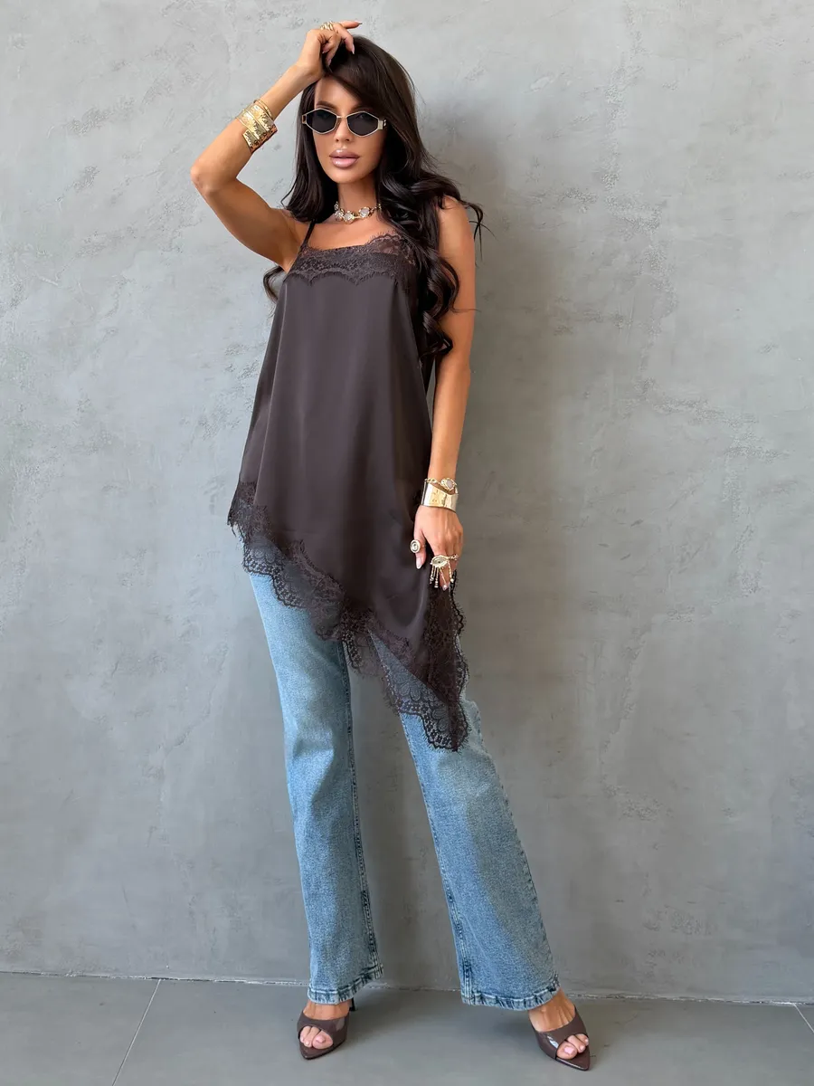 Коричневый атласный вечерний топ удлиненный с кружевом