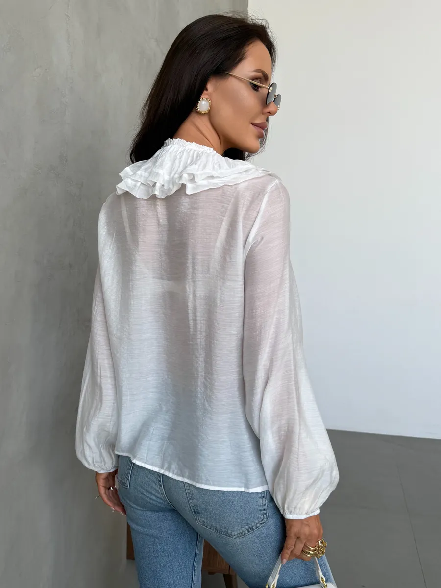 Белая нарядная праздничная блузка вечерняя офисная с воланами