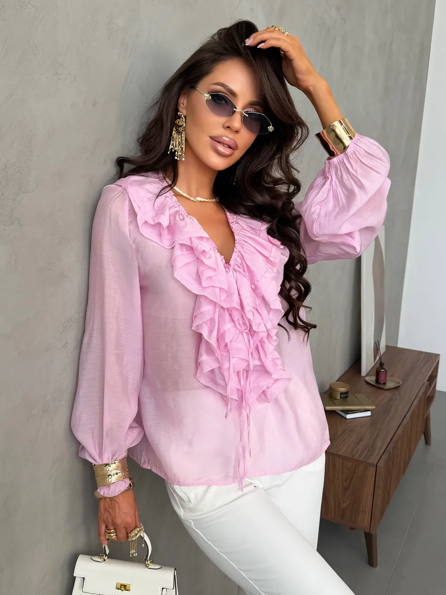 Розовая нарядная праздничная блузка вечерняя офисная с воланами