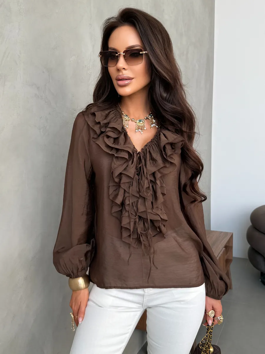 Коричневая нарядная праздничная блузка вечерняя офисная с воланами