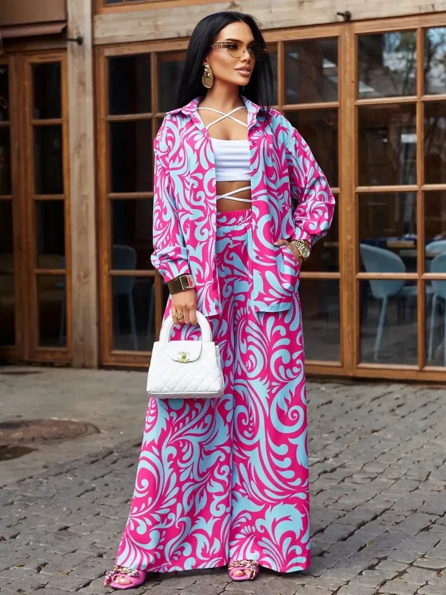 Фуксия брючный праздничный костюм летний двойка нарядный с принтом