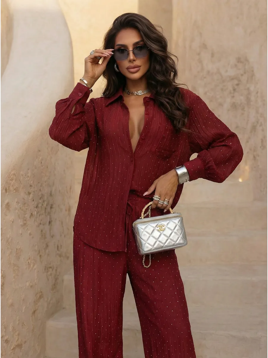 Бордовый костюм брючный летний