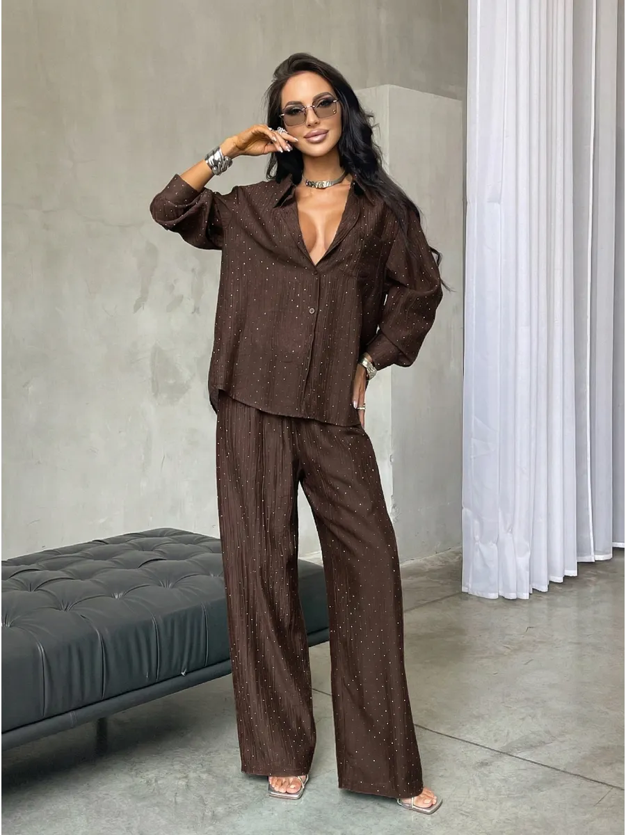 Коричневый костюм брючный летний