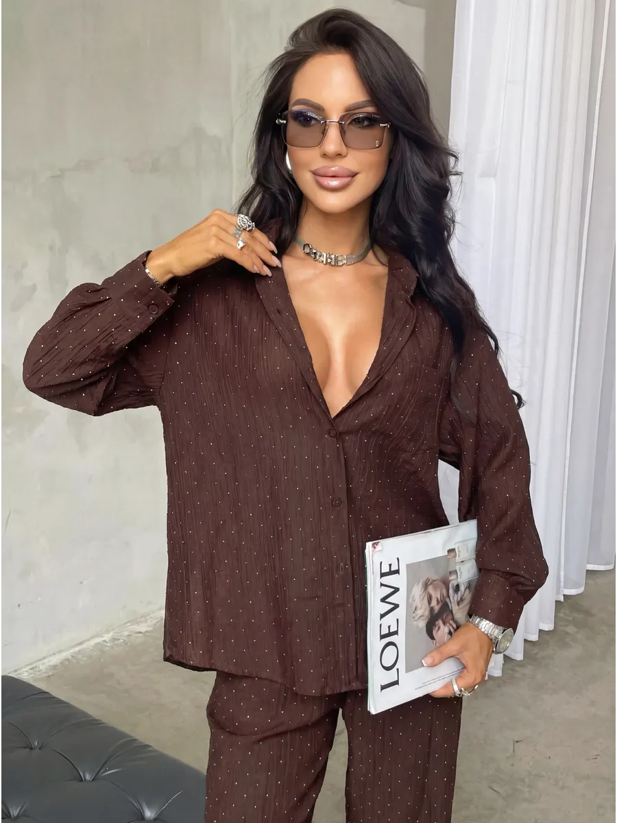 Коричневый костюм брючный летний