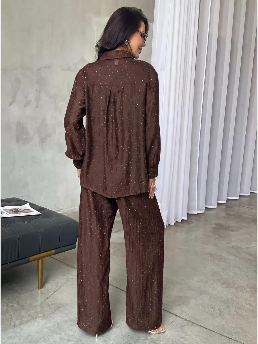 Коричневый костюм брючный летний