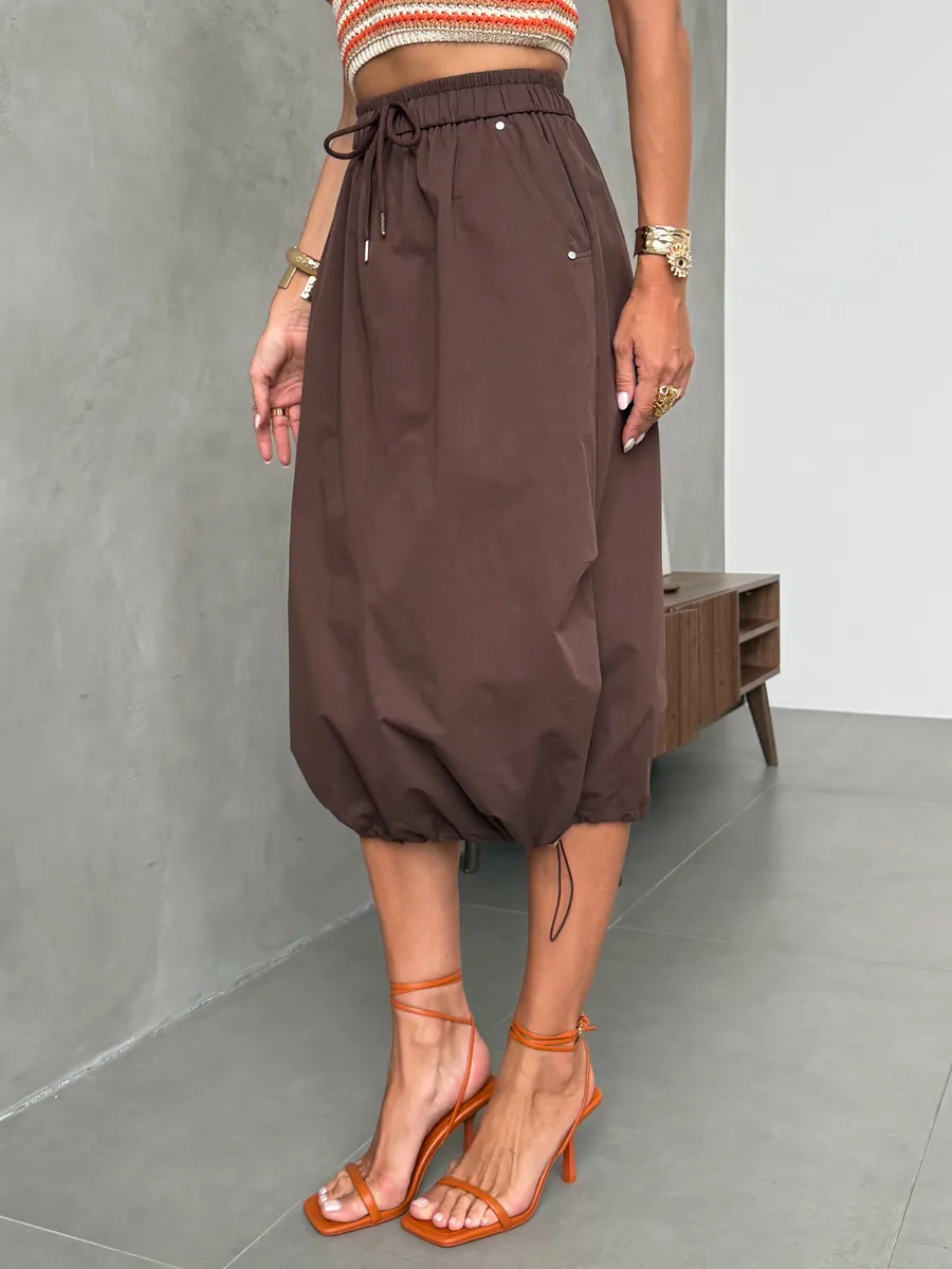 Коричневая длинная летняя юбка миди